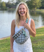 Nest+ Frei Bauchtasche im Alltag getragen