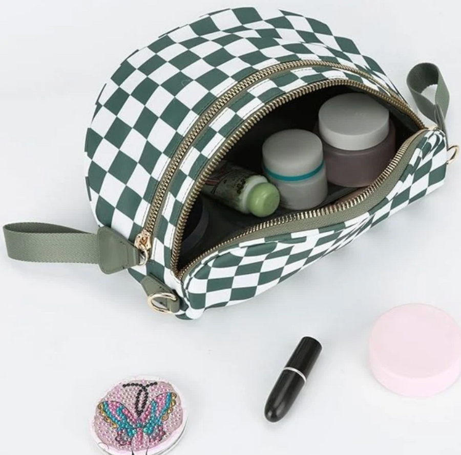 Nest+ Frei Bauchtasche – geöffnet mit Inhalt